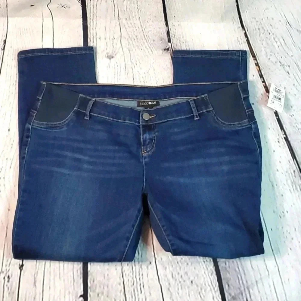 Indigo Blue Maternity Crop Jeans Size XL NWT